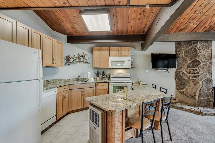 L115 - Studio Kitchen