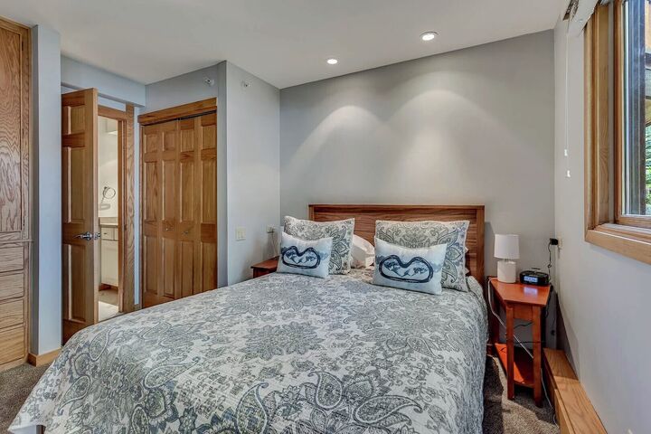 L202 - Studio Sleeping Area