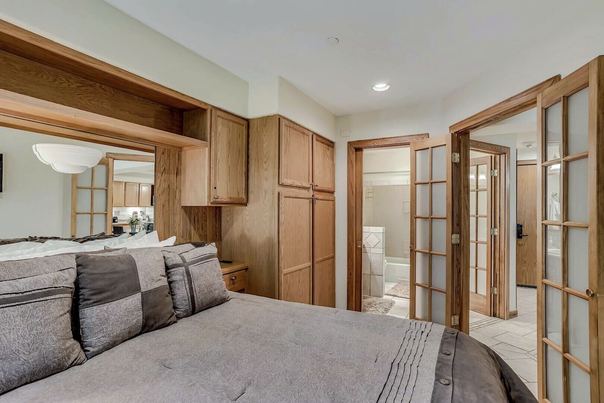 Studio Bedroom