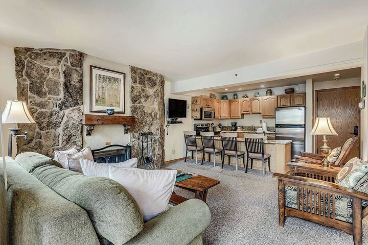 L205 - Studio Living Area