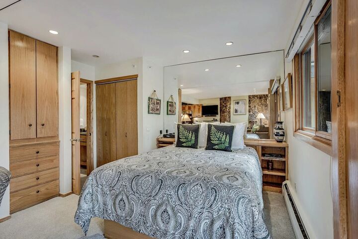 L207 - Studio Sleeping Area