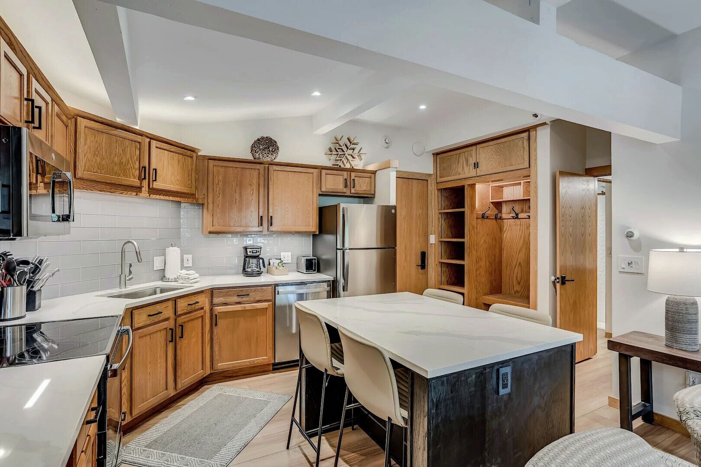 Studio Dining Area & Kitchen