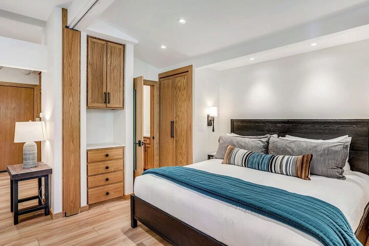 L211 - Studio Sleeping Area