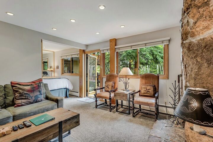 L303 - Studio Living Area
