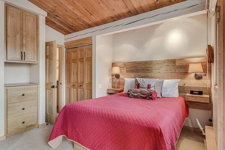 L309 - Studio Sleeping Area