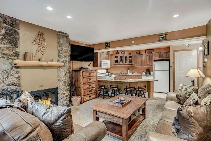 L401 - Studio Living Area