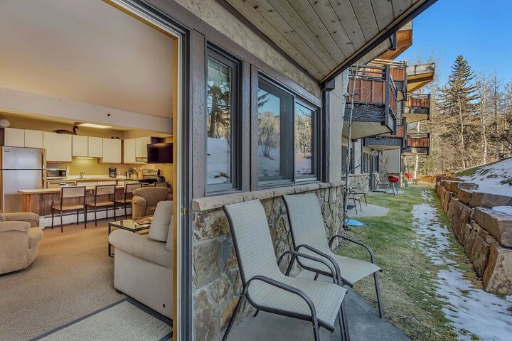 L402 - Studio Patio