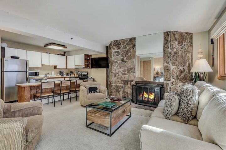 L402 - Studio Living Area