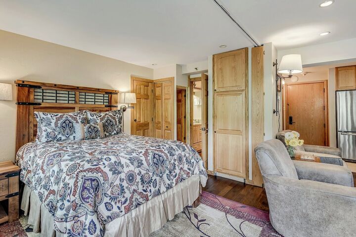 L404 - Studio Sleeping Area