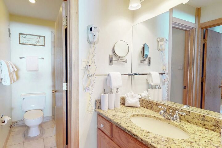 L410 - Studio Bathroom