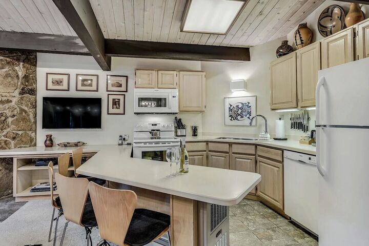 L411 - Studio Kitchen