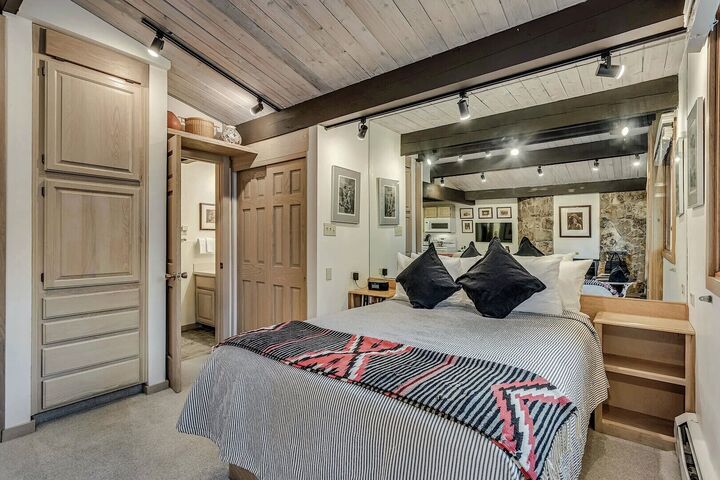 L411 - Studio Sleeping Area