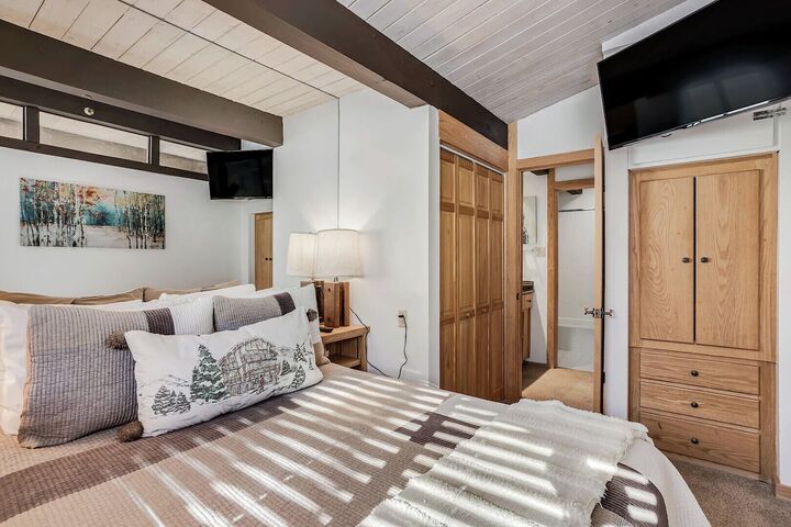 L414 - Studio Sleeping Area