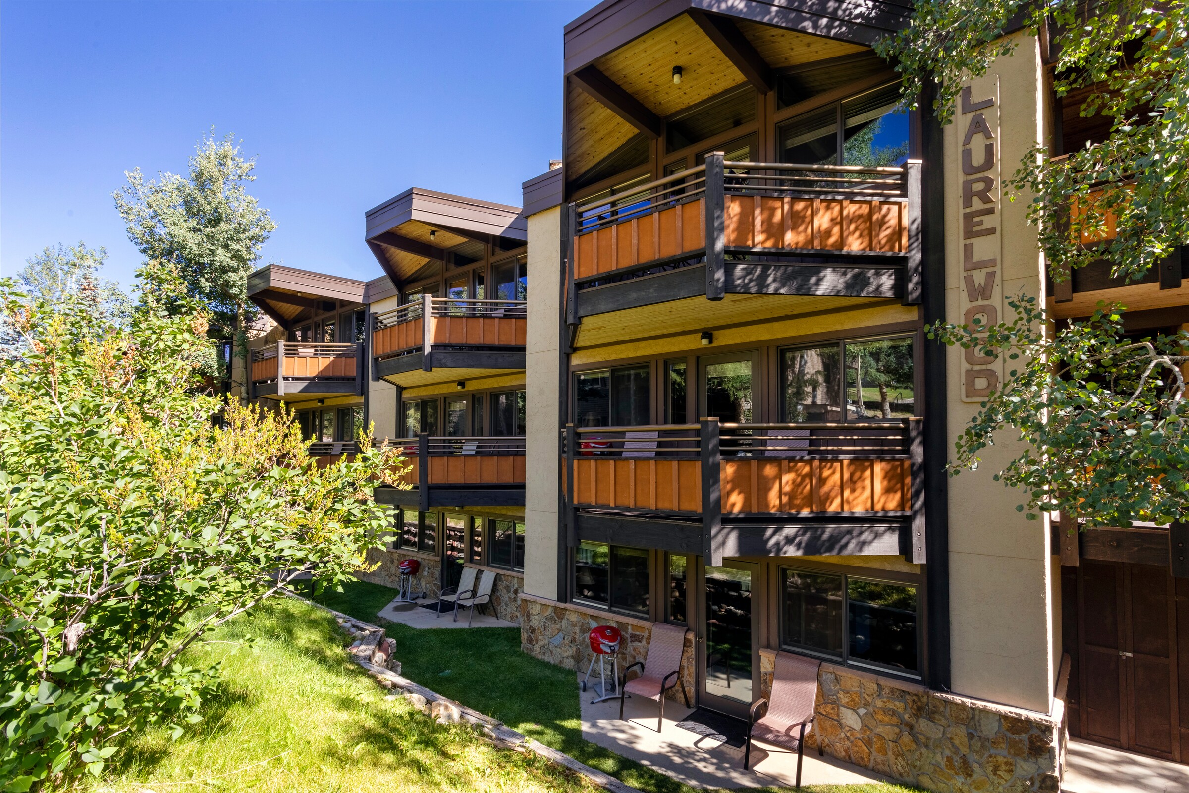 Laurelwood