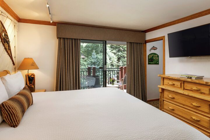 #601 - King Suite - Bedroom