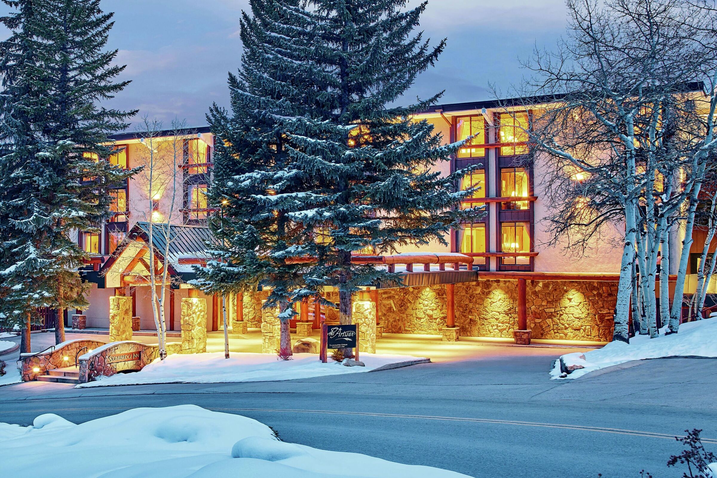 Stonebridge Inn Exterior