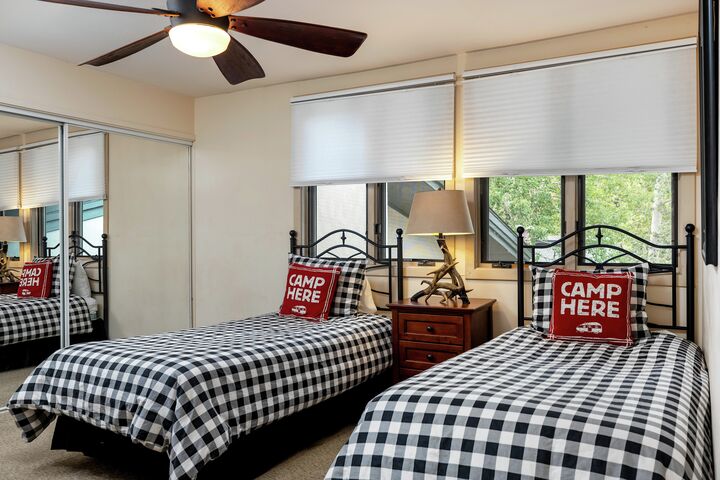#07 - Bedroom