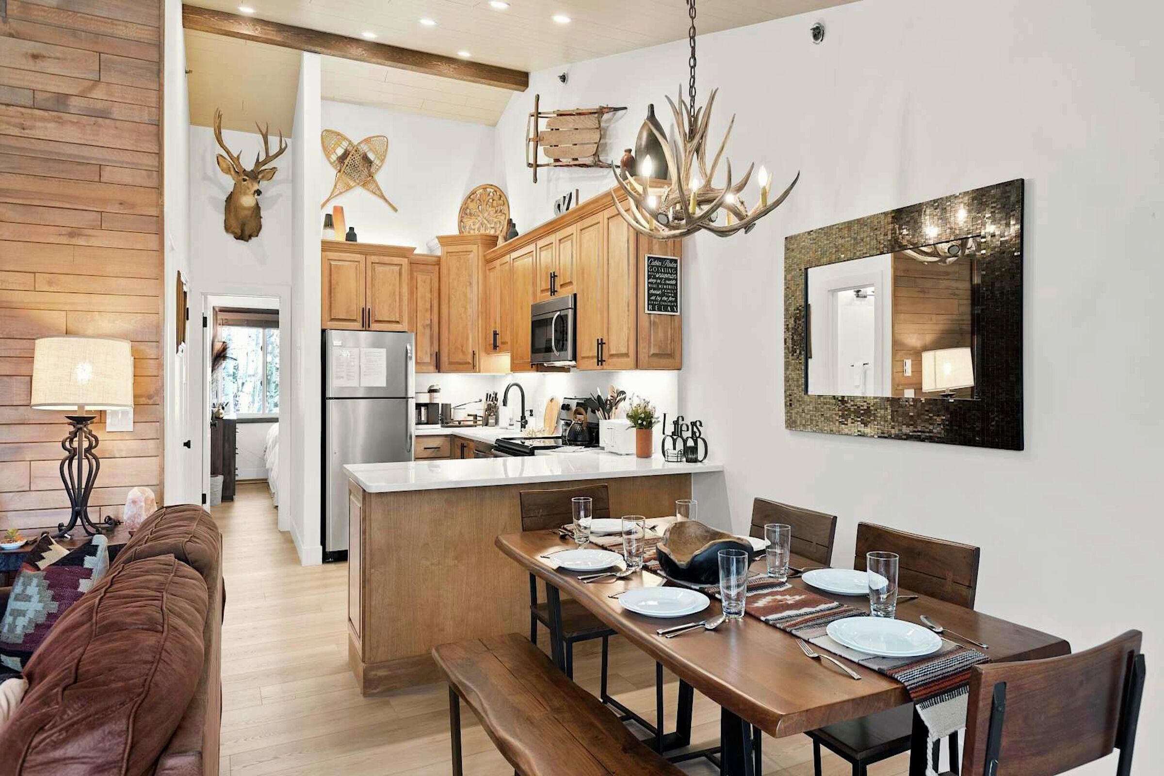 Dining Area & Kitchen