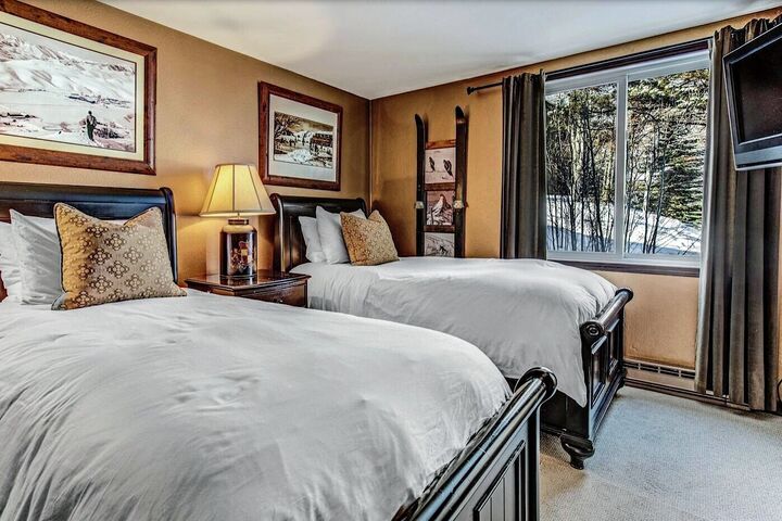 #93 - Bedroom