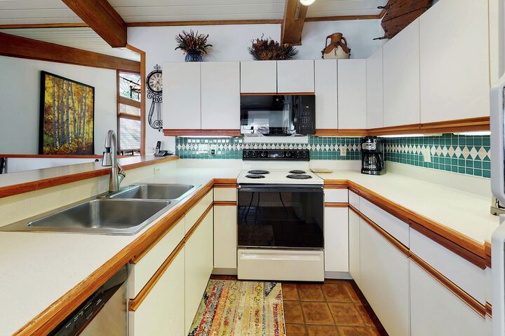 #603 Leaf - Kitchen