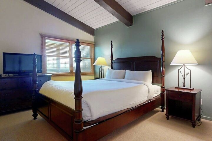 #409 Slope - Master Bedroom