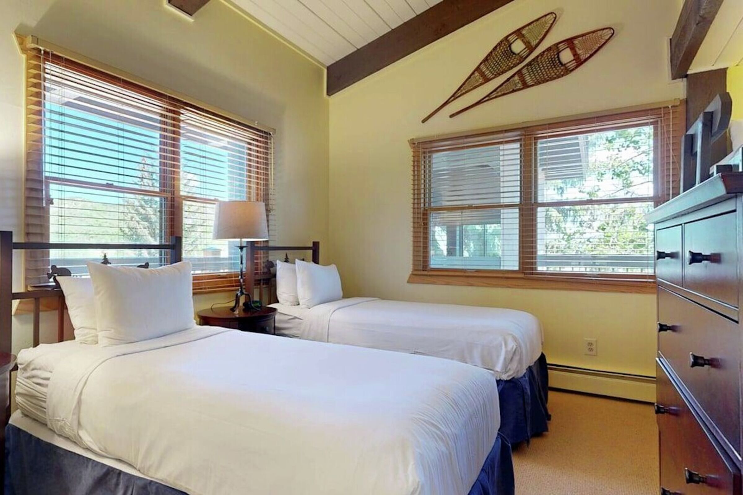 #409 Slope - Bedroom