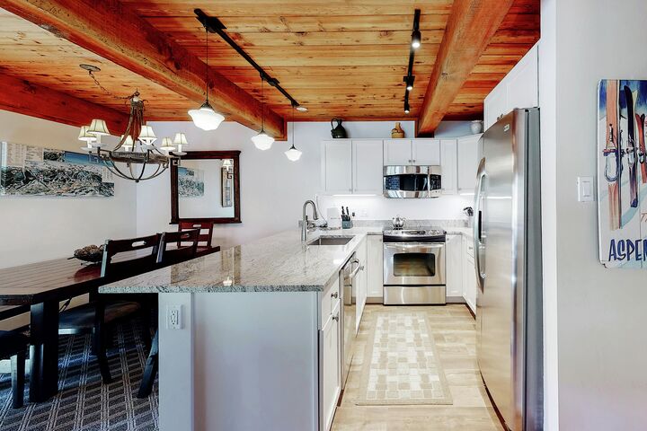 #207 Slope - Kitchen