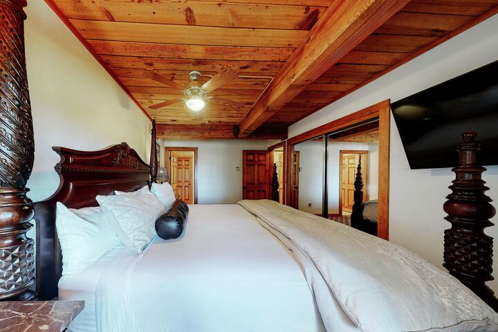 #207 Slope - Master Bedroom