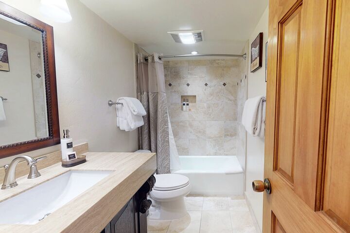 #207 Slope - Bathroom