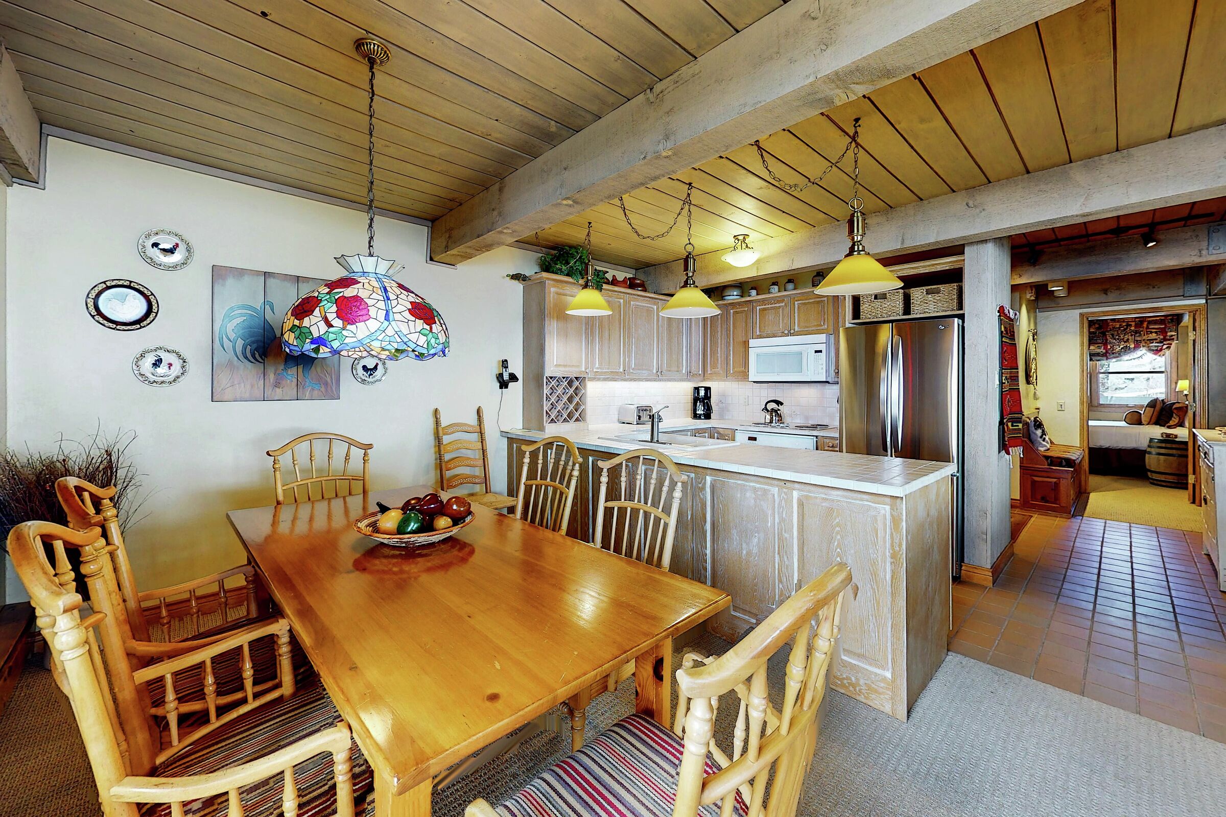 Dining Area & Kitchen