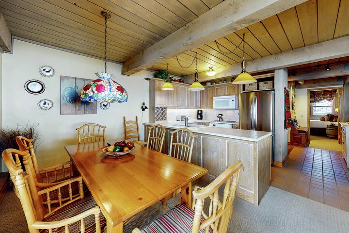 #208 Slope - Dining Area & Kitchen