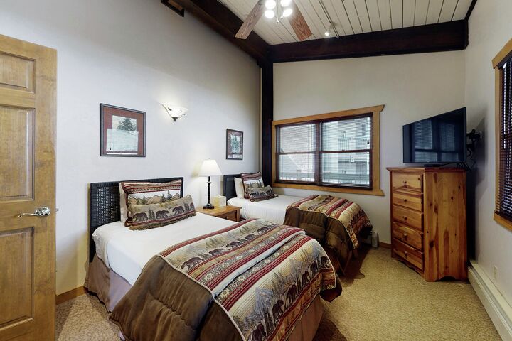 #303 Leaf - Bedroom