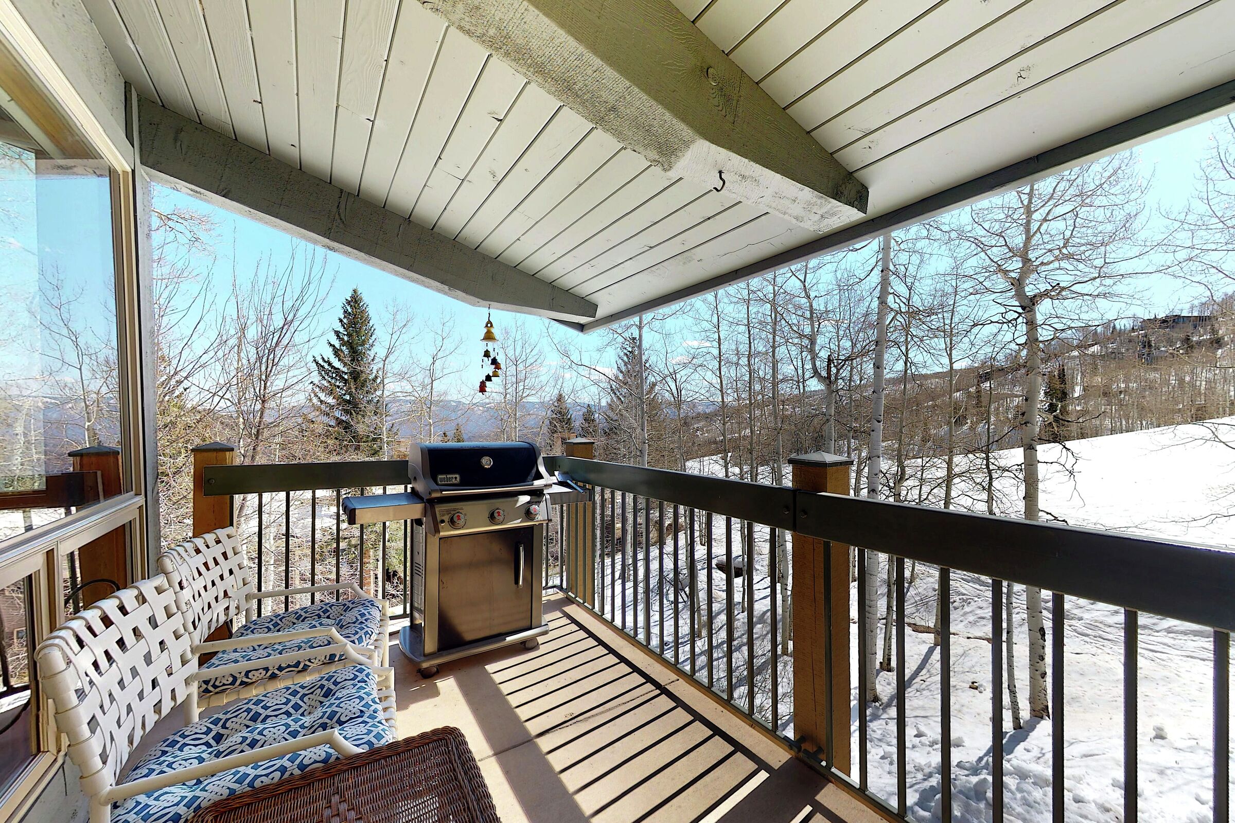 #303 Leaf - Balcony with BBQ