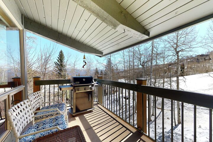 #303 Leaf - Balcony with BBQ