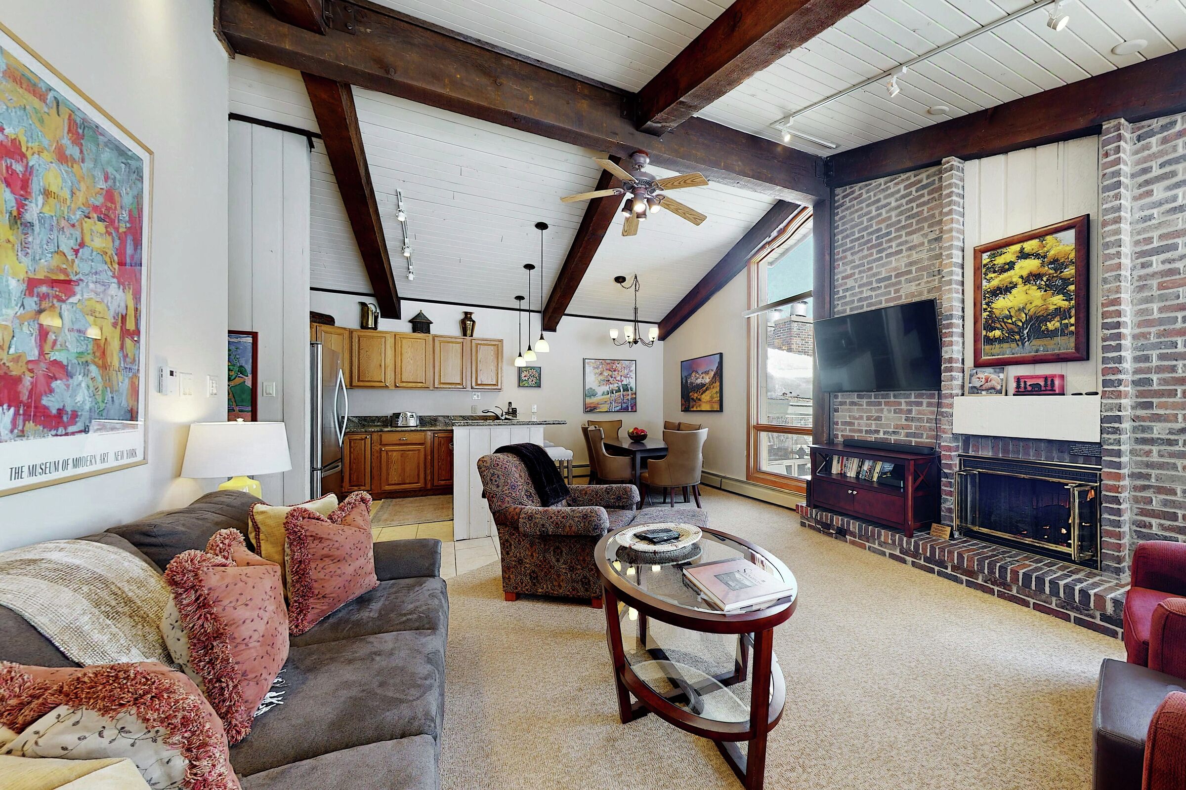 #303 Leaf - Living Area