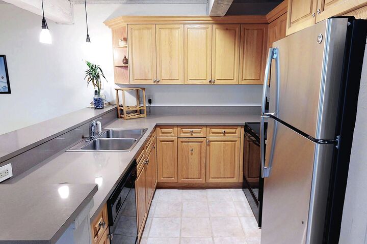 #307 Slope - Kitchen