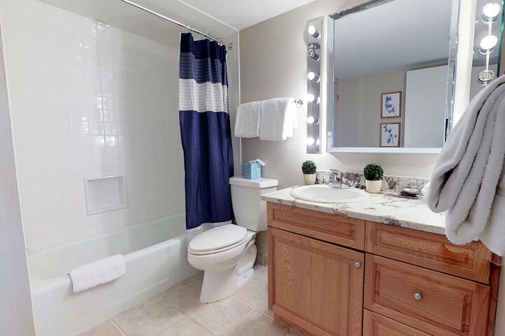 #307 Slope - Bathroom