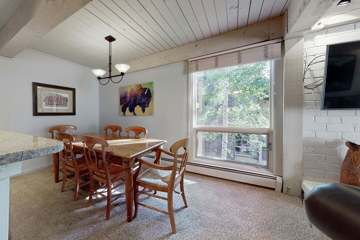 #202 Trails - Dining Area