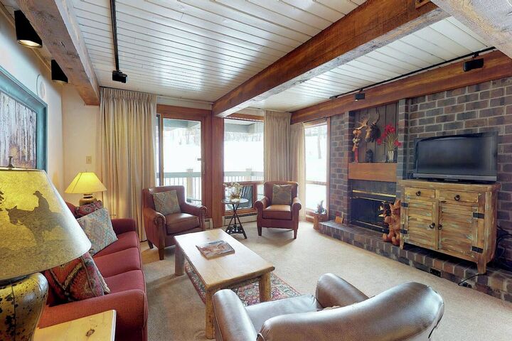 #206 Trails - Living Area