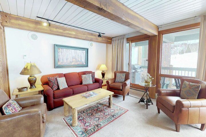 #206 Trails - Living Area