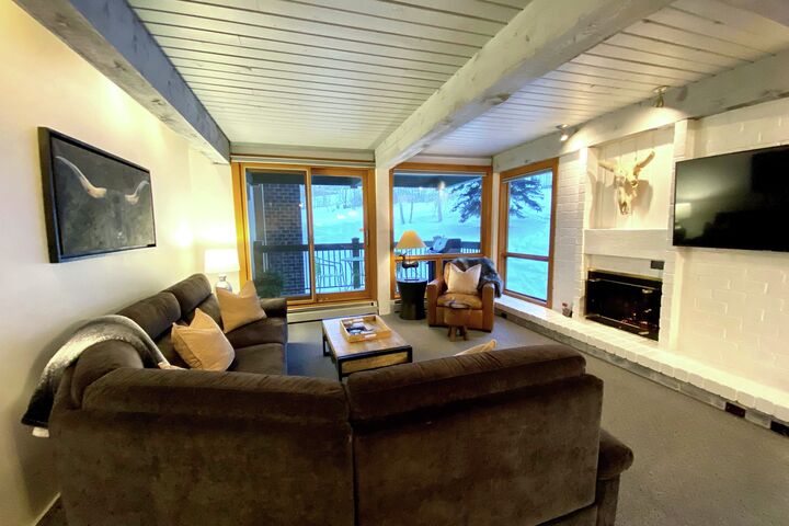 #207 Trails - Living Area