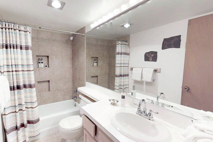 #202 Summit - Bathroom