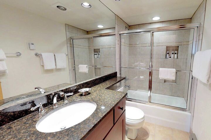 #308 Summit - Bathroom