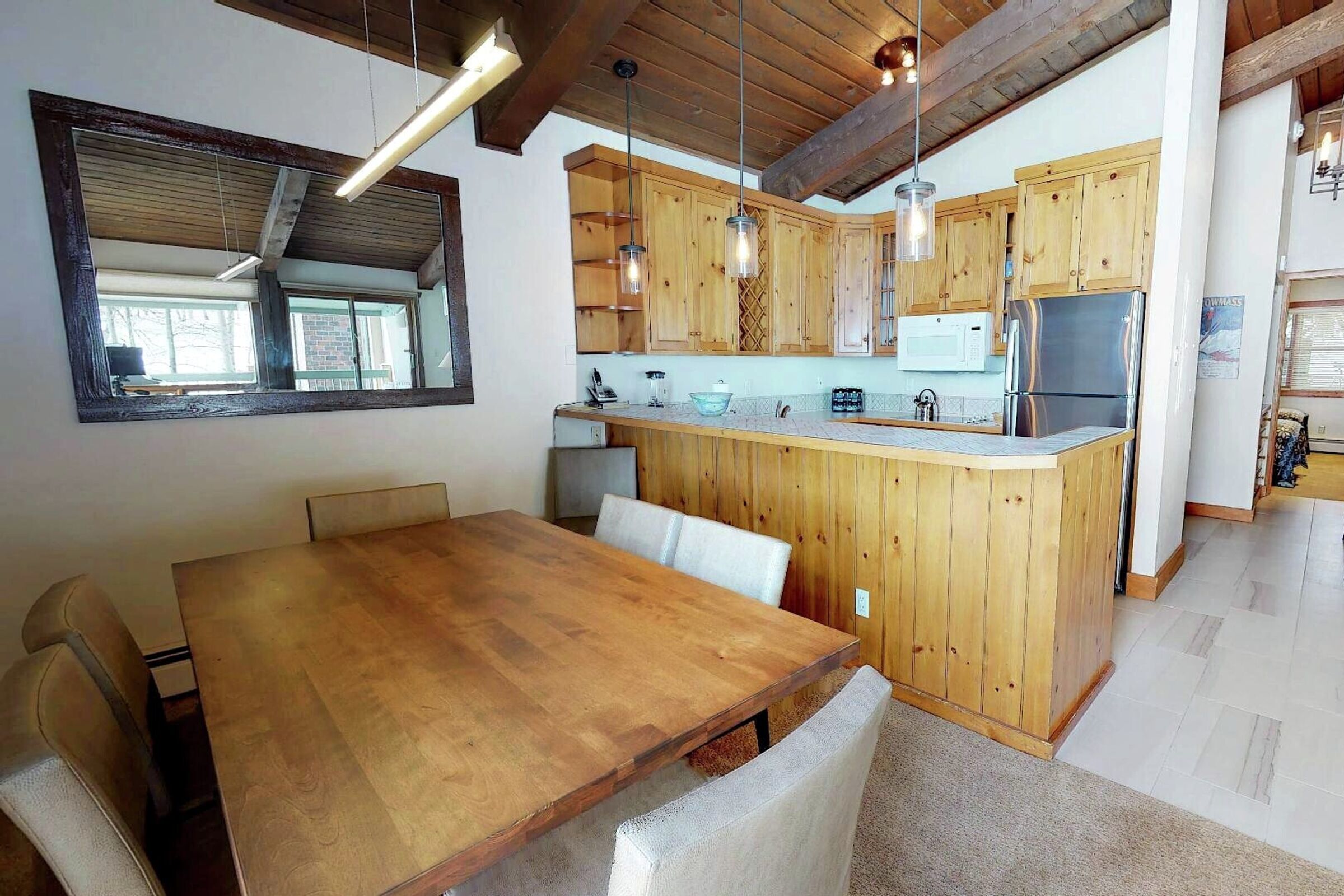 #405 Slope - Dining Area & Kitchen