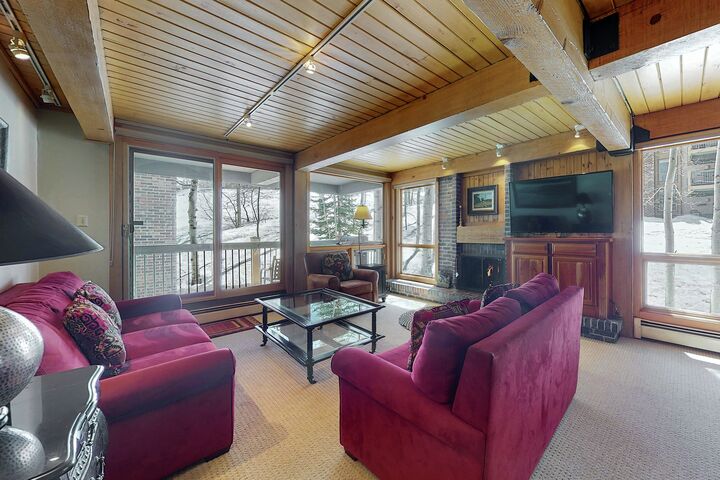 #602 Leaf - Living Area