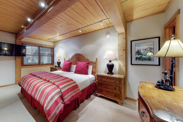 #602 Leaf - Master Bedroom