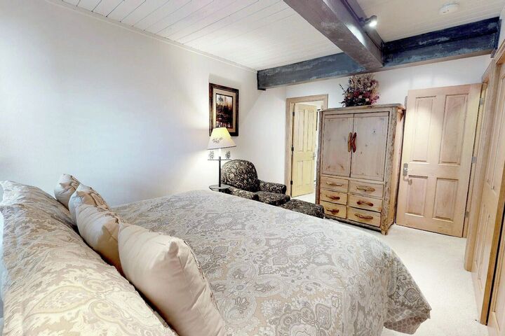 #206 Summit - Master Bedroom