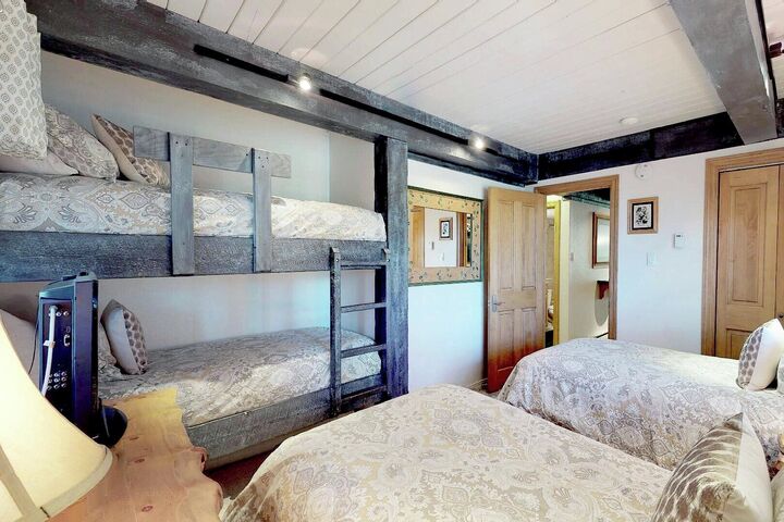 #206 Summit - Bedroom