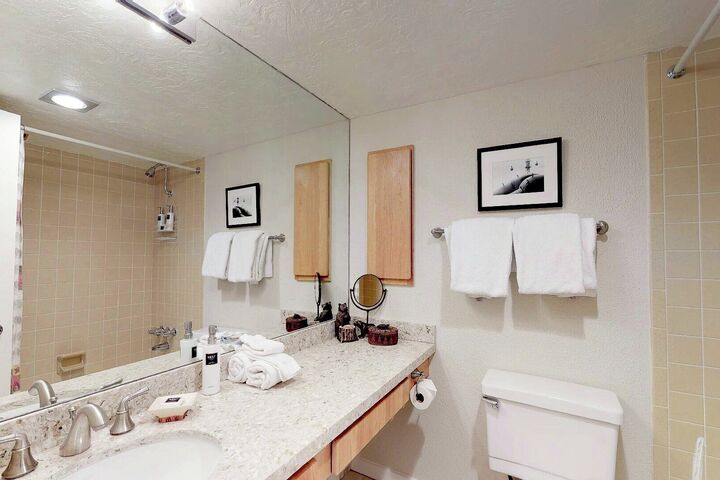 #201 Summit - Bathroom