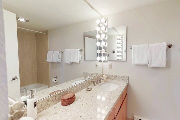 #201 Summit - Master Ensuite Bathroom